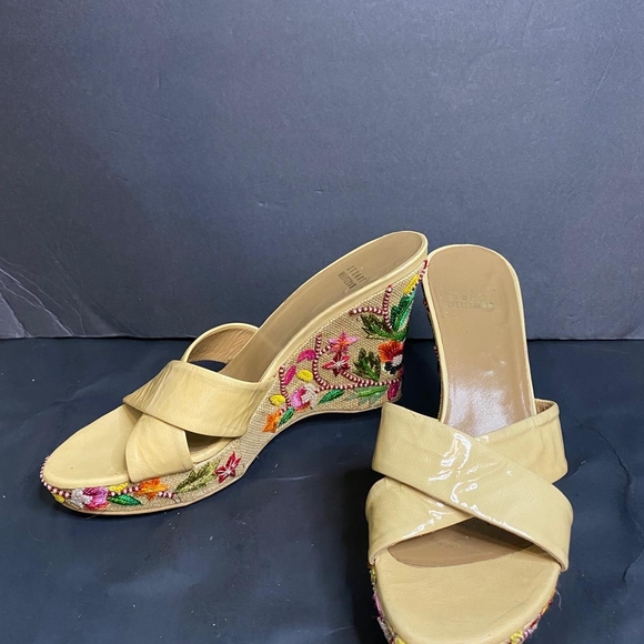 Stuart Weitzman Yellow Embroidered Wedges Women Size N 8 - Picture 4 of 7